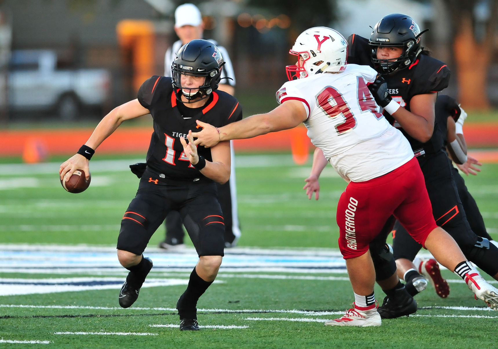 Norman High vs Yukon Football -5.jpg